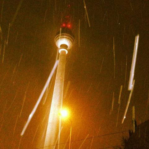 snow-in-berlin_23794657874_o